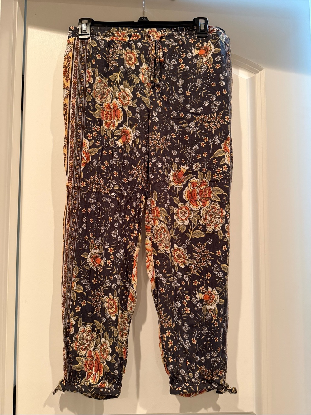 Rachel Zoe Floral Drawstring Joggers in Black and Rust